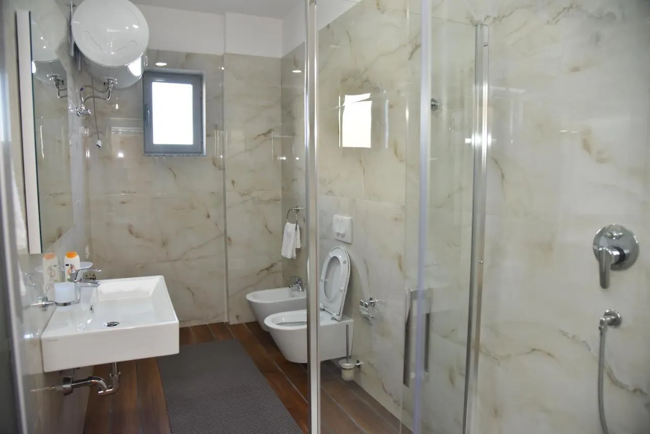 Hotel Imperiale Durres 0*,